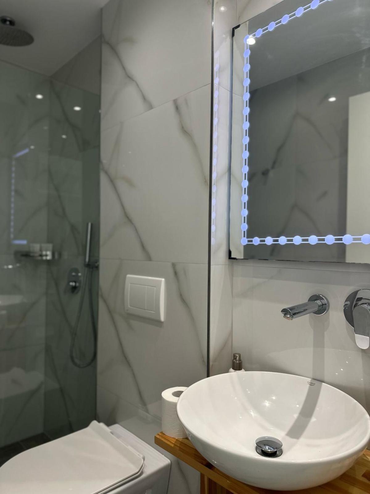 Luxury Villa Alisja Sarande With Private Beach Luaran gambar