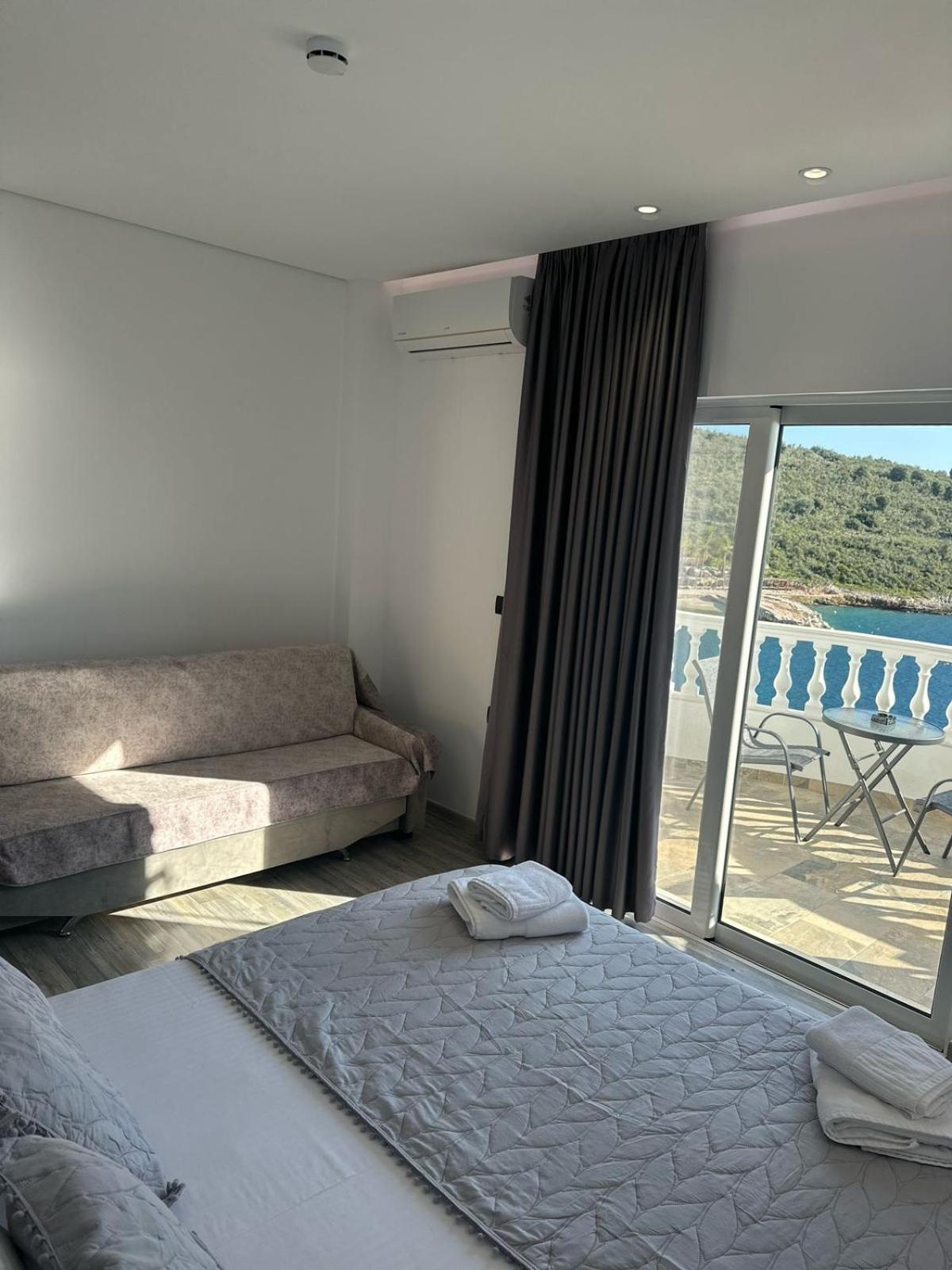 Luxury Villa Alisja Sarande With Private Beach Luaran gambar