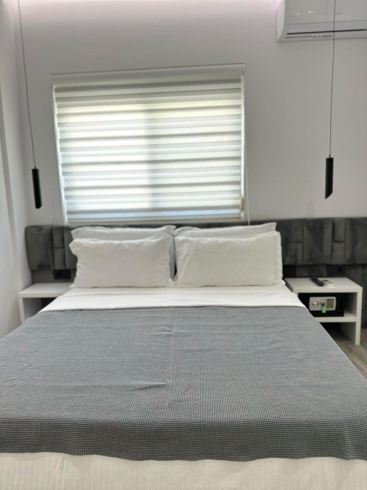 Luxury Villa Alisja Sarande With Private Beach Luaran gambar