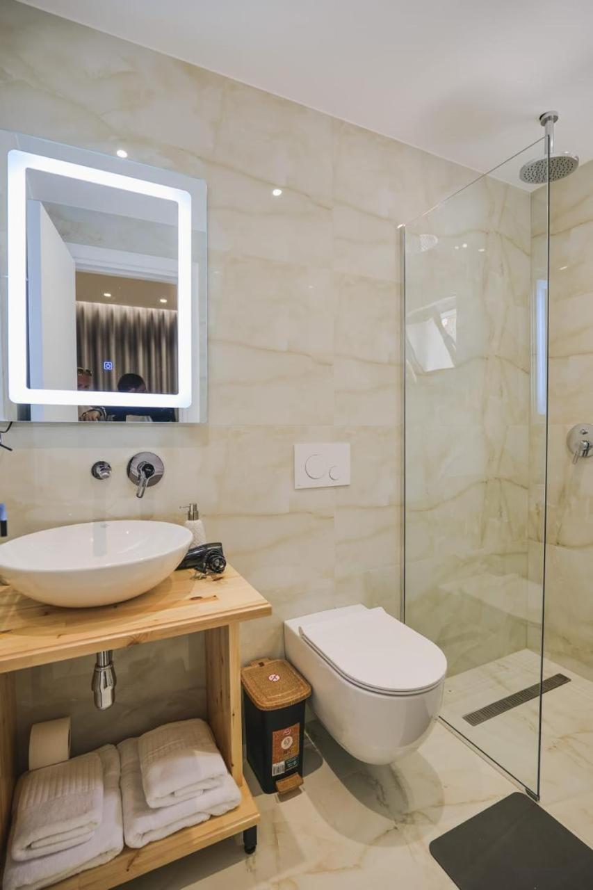 Luxury Villa Alisja Sarande With Private Beach Luaran gambar